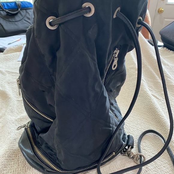 Andrew Marc of NY bucket style shoulder backpack type bag. Leather bottom. - Picture 8 of 10